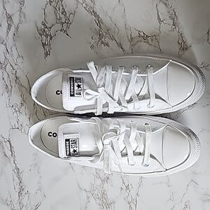 Converse Chuck Taylor Star Low 164175C patent white sz 8 wmns 6 mens